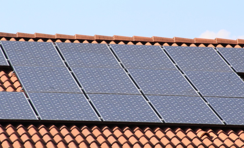 Ditching the Grid: How Solar Can Drastically Reduce Your Monthly Expenses