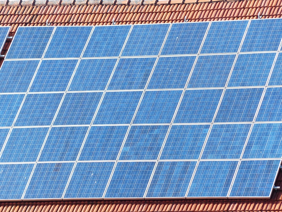 Making the Switch to Solar: How Individuals and Businesses Can Benefit