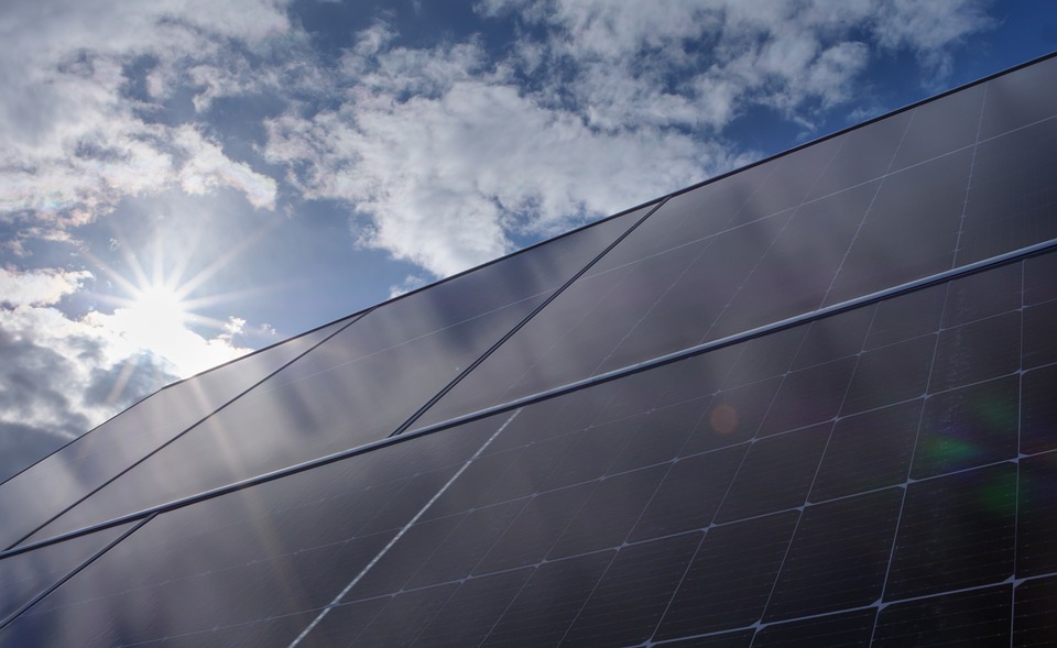 Maximizing the Potential of Solar Cells: Key Challenges and Breakthroughs